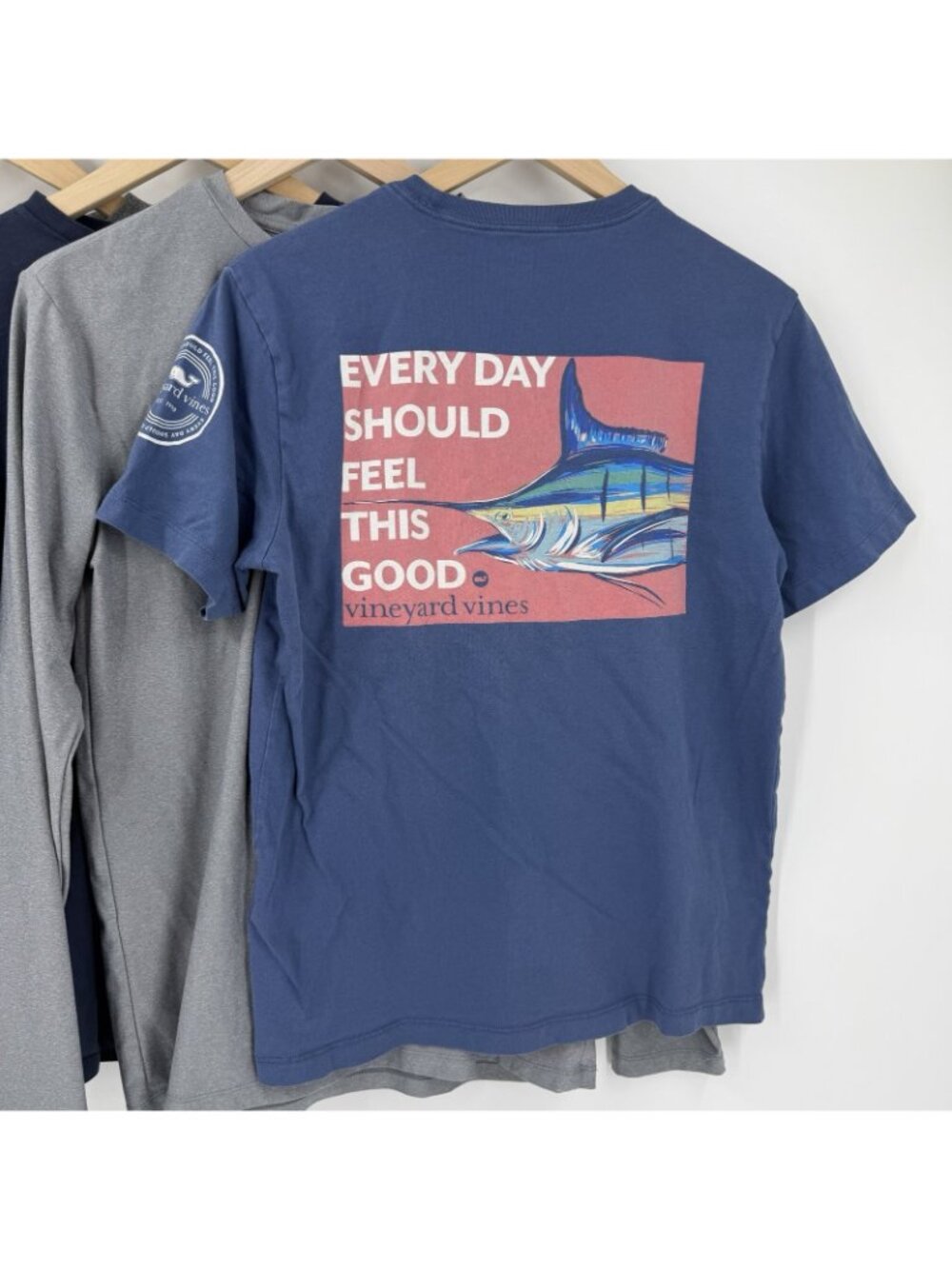 Bundle of 5 Men's Vineyard Vines Size XS T-Shirts Logo Graphics Whales - Picture 7 of 16